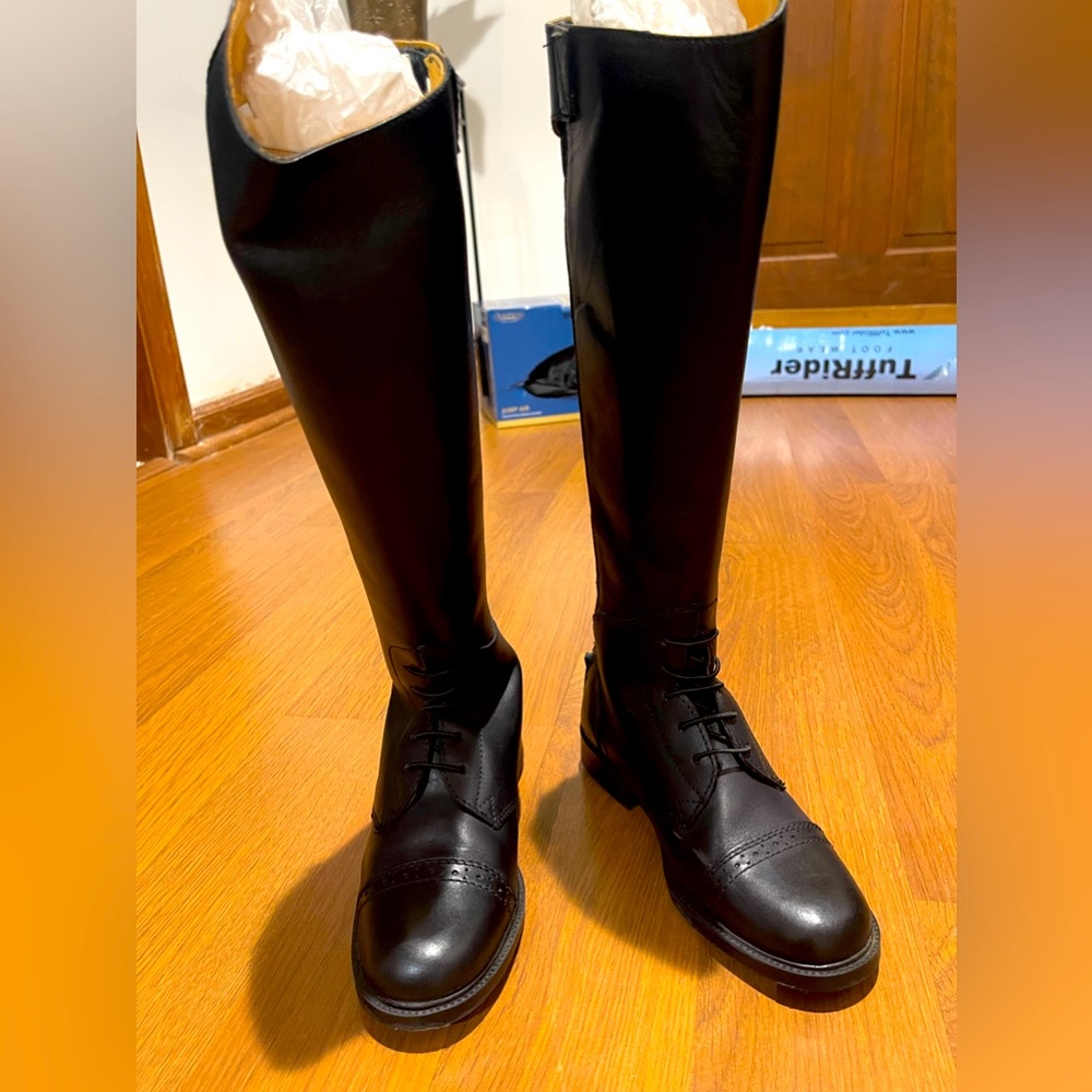 Tufferide Baeoque Field knee high riding boots size 12.